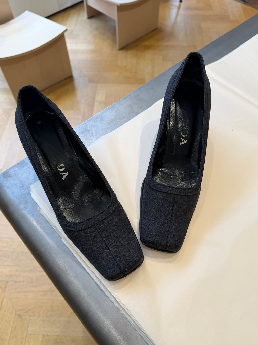 50 / PRADA HEELS