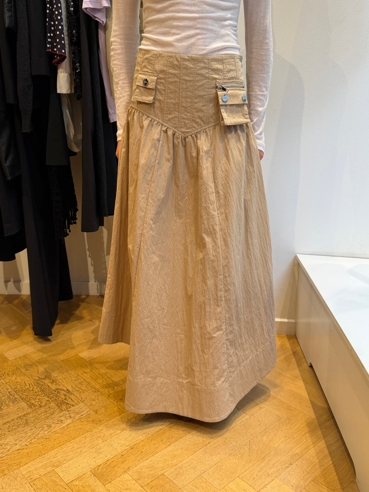 1074 / GANNI SKIRT