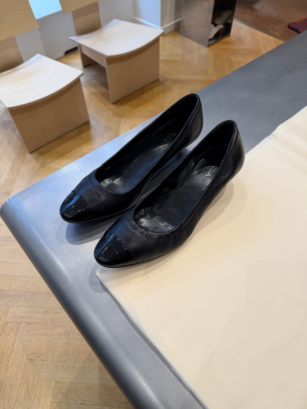 50 / PRADA HEELS