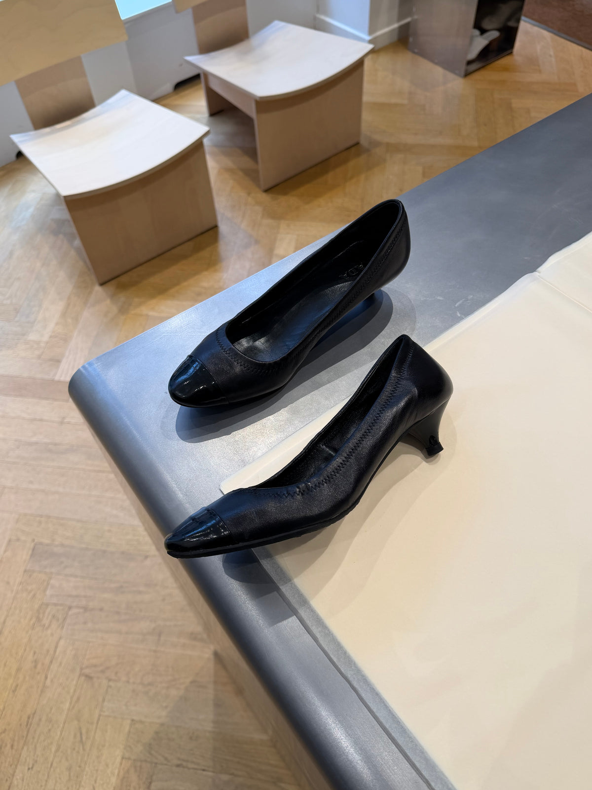 50 / PRADA HEELS