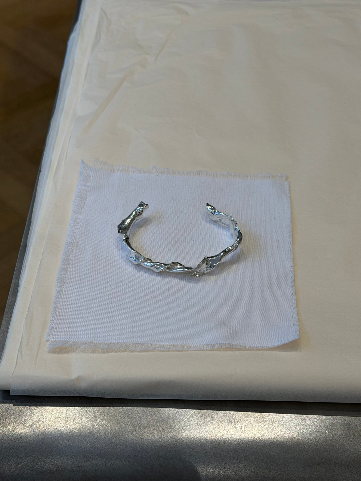 AKVA LACTUCA CUFF
