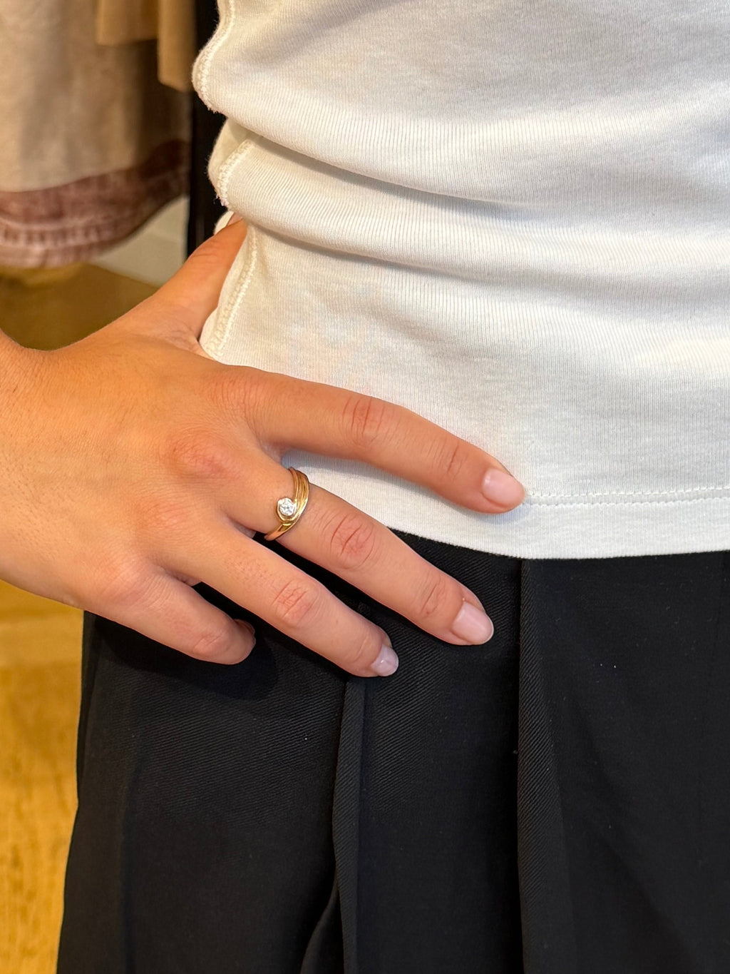 AKVA UNDA SOLITAIRE RING