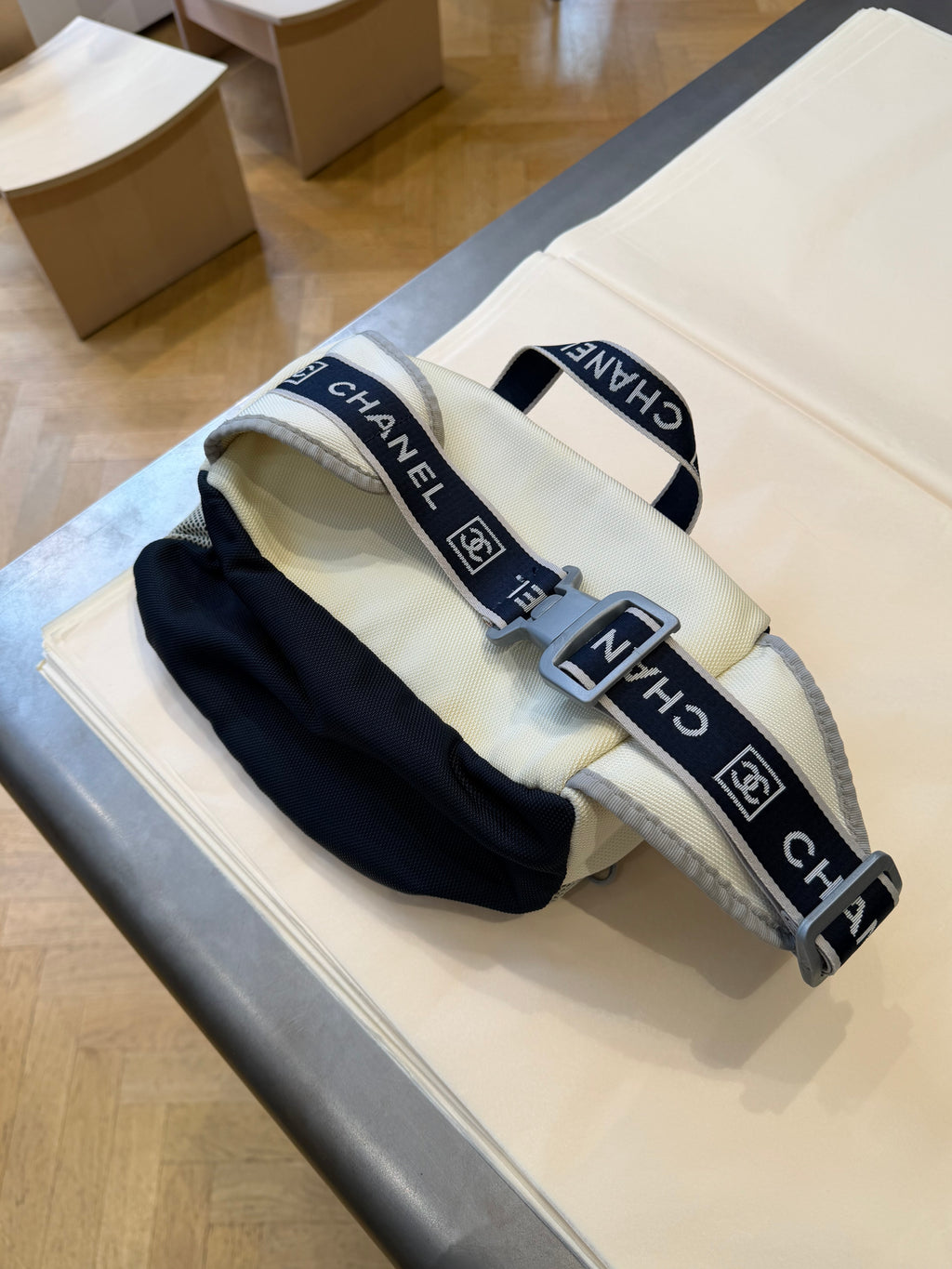 3297 / CHANEL BELT BAG