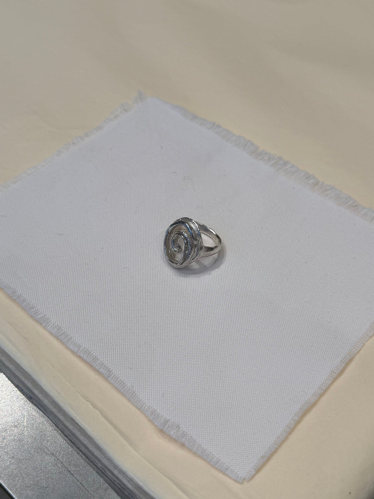 CEHOFSKI SWIRL RING