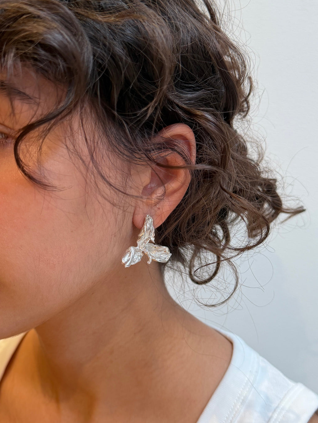 CEHOFSKI IRIS EARRINGS PAIR