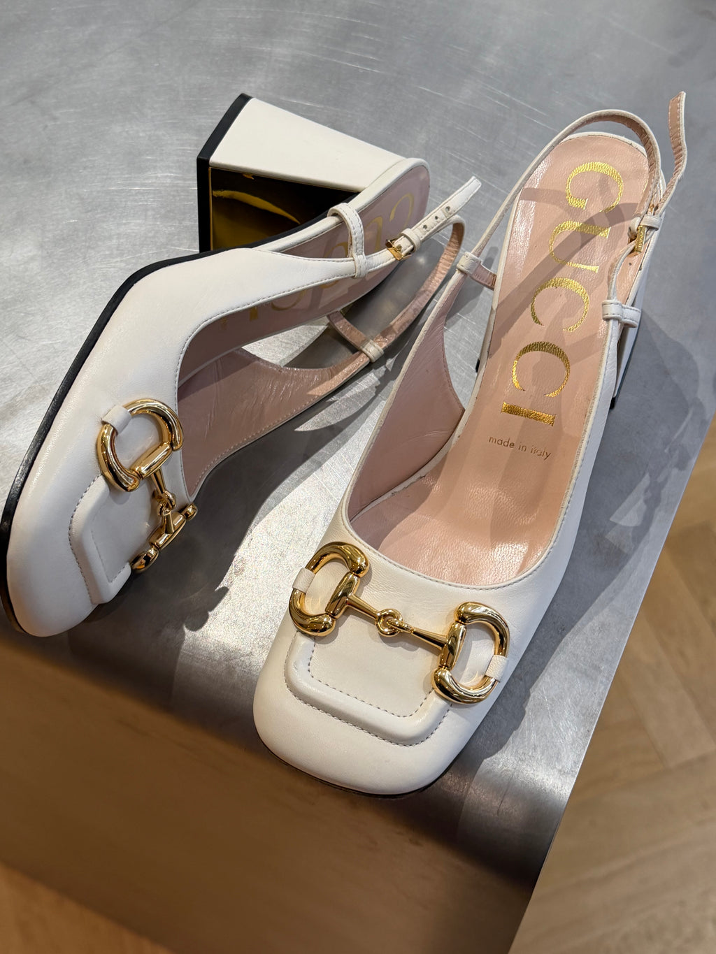 3297 / GUCCI HEELS