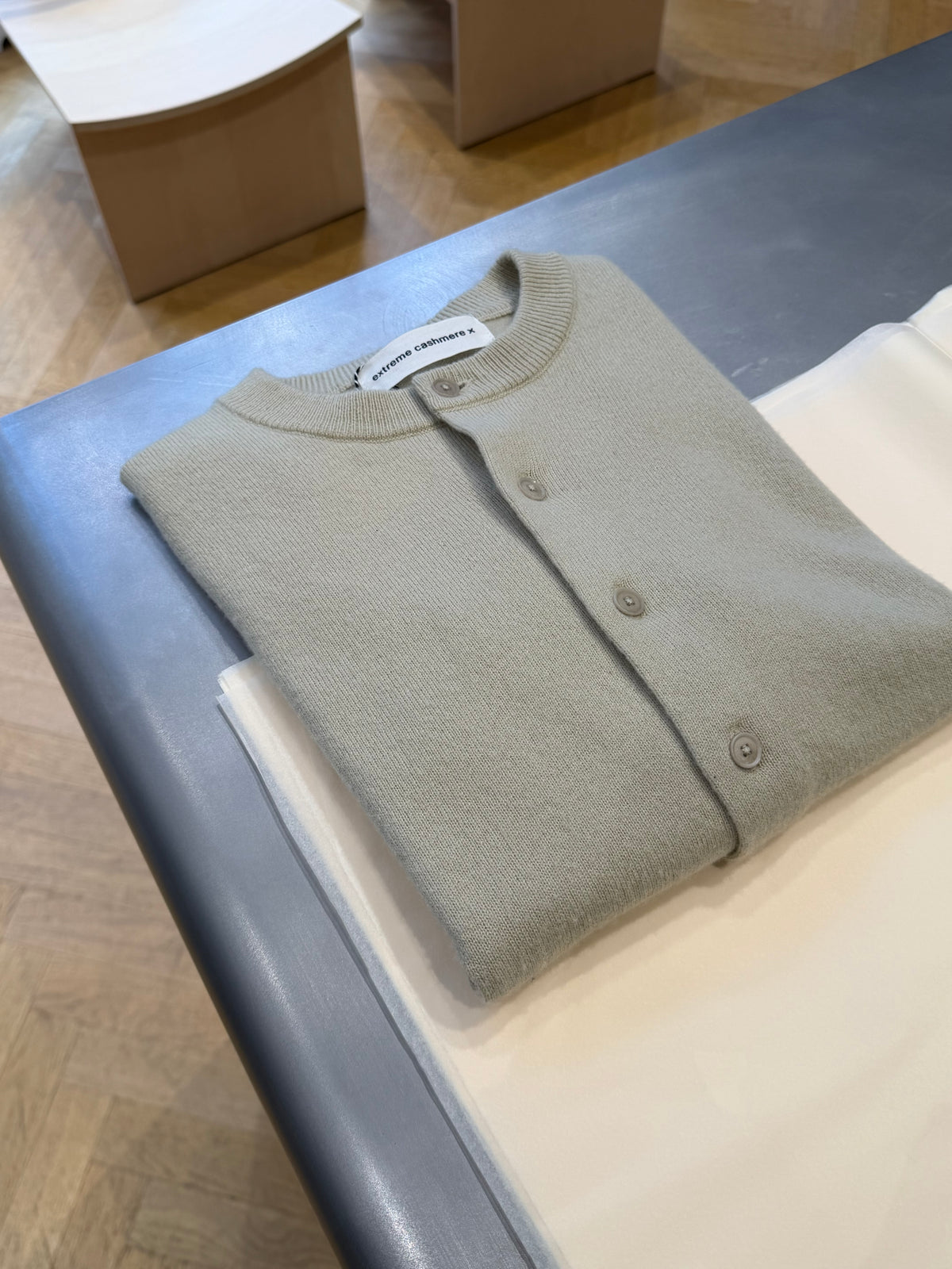 3 / EXTREME CASHMERE CARDIGAN